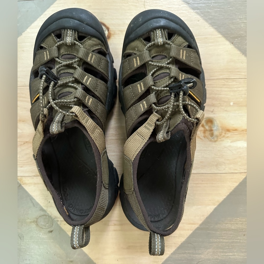 Keen Men’s Size 8